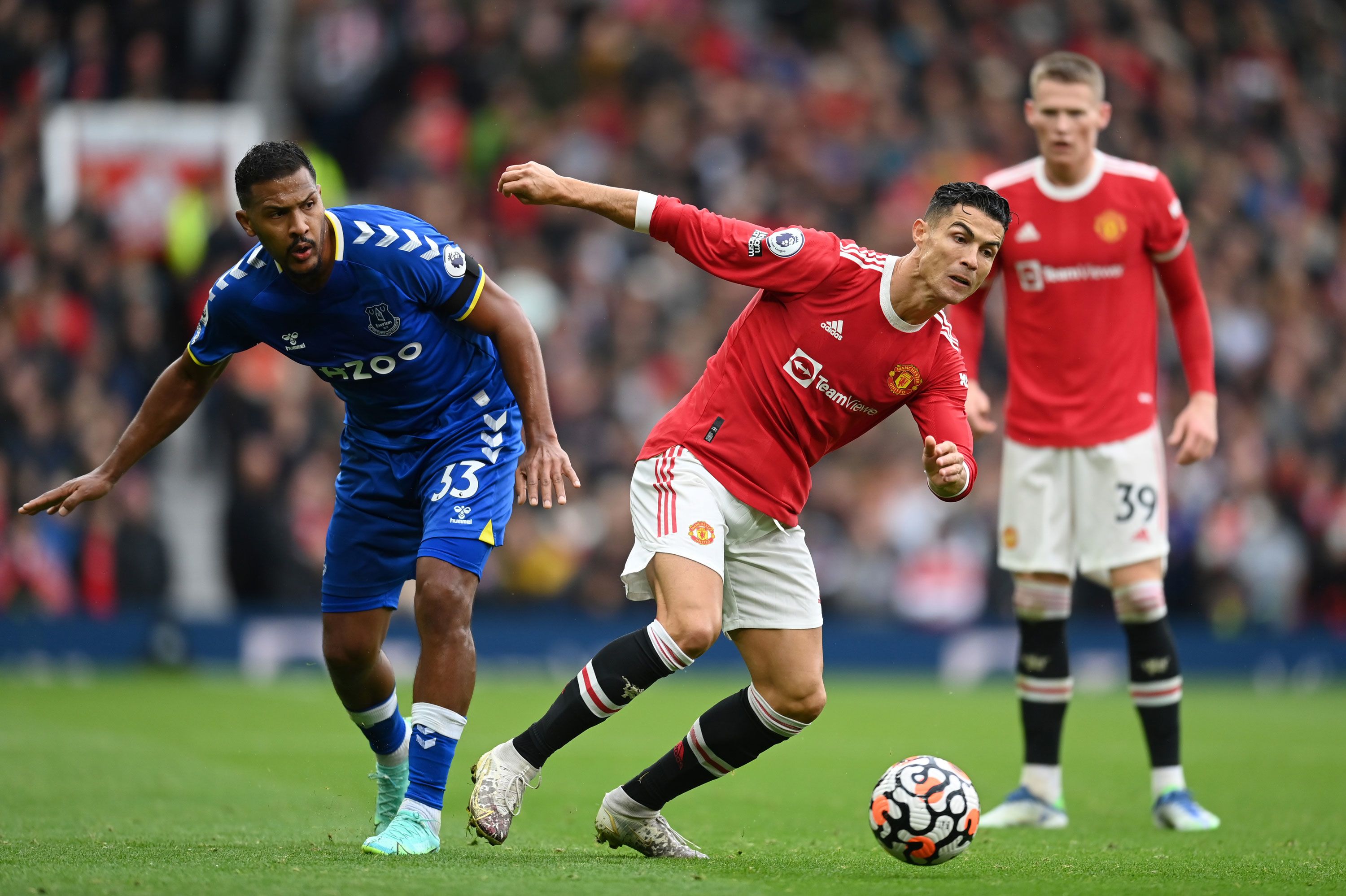 Manchester United vs. Everton: Cristiano Ronaldo is named on the substitutes' bench as Andros Townsend goal grabs draw 